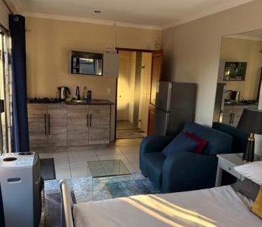 Greater Johannesburg Metropolitan Area House | OneOnArumAvenue