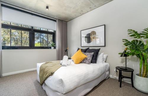 Kingston Apartment | Onyx Apt Onsite EV 5mins to Foreshore - Hosted by Canstay