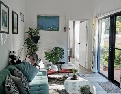 Mount Tamborine Apartment | Oohlala - High ceiling Peaceful Relaxing Bushland view