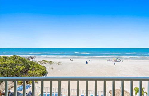 Redington Shores House | OPEN - Beachfront Luxury/Spacious/Free Amenities/Walk Everywhere