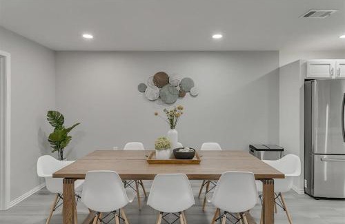 Garland House | Open Space Home for Family Groups with Privat Pool
