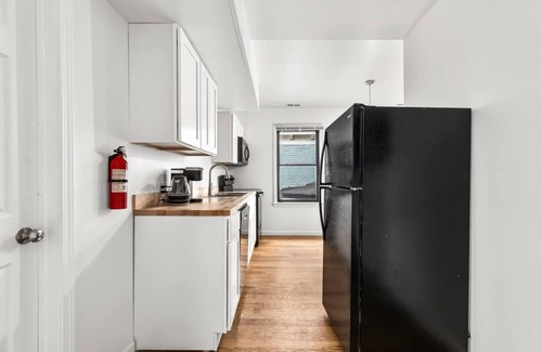 Detroit Apartment | Opulent 2 Bedroom Getaway