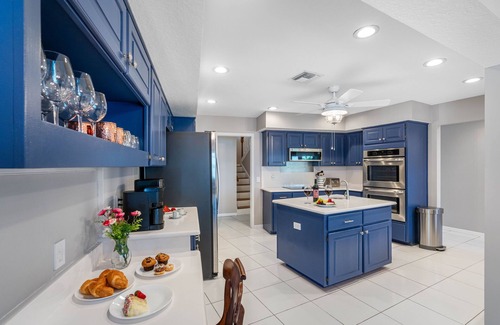 Tarpon Springs Villa | Opulent 6-Bedroom Estate with Heated Pool, Hot Tub, and Luxe Amenities!