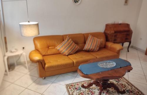 Zweibruecken Apartment | Orange