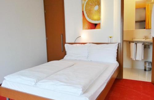 Wiener Neustadt Hotel | Orange Wings Wiener Neustadt