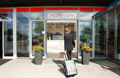 Wiener Neustadt Hotel | Orange Wings Wiener Neustadt