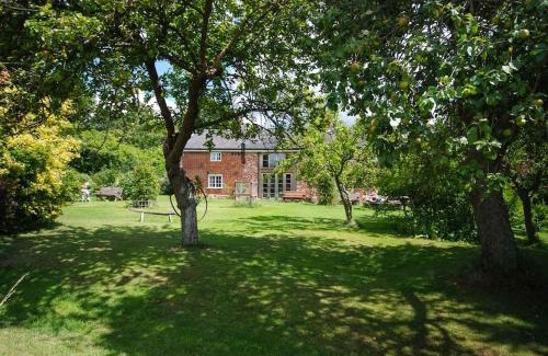 Sudbury House | Orchard Cottage cosy rustic comfort just across the fields to a great Pub