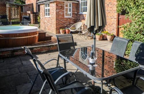 Calwich House | Orchard Cottage