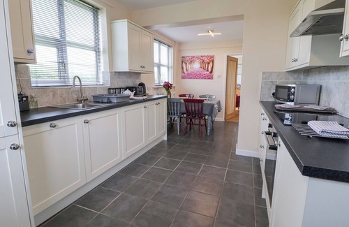Wollerton Cottage | ORCHARD COTTAGE, pet friendly in Weston-Under-Redcastle