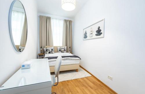 Brigittenau Apartment | OrestaLiving - Danube Canal
