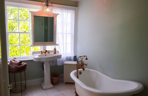 Destrehan Bed & Breakfast | Ormond Manor