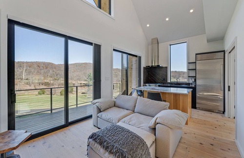 Crozet Cottage | Orso Blu Farm Guesthouse, one-of-a-kind in Crozet