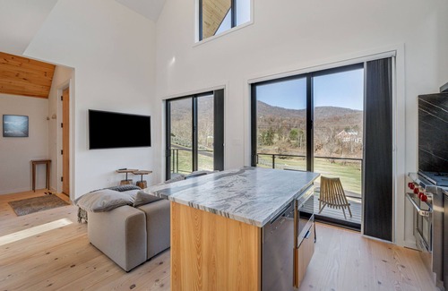 Crozet Cottage | Orso Blu Farm Guesthouse, one-of-a-kind in Crozet