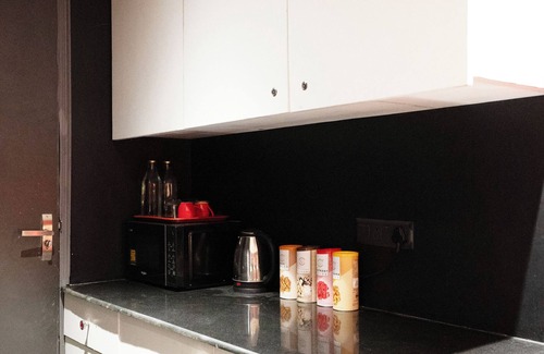 Gurugram Hotel | Orsom Stays Sassy - Sector 42