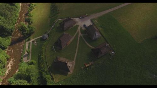 Baligrod Cabin | Osada Chytrusówka