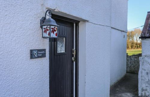 Brynsiencyn House | Oscar's Pad