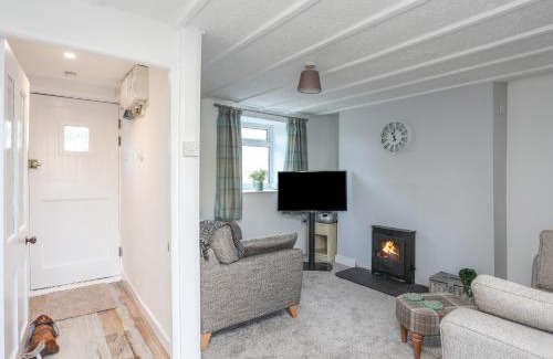 Brynsiencyn House | Oscar's Pad
