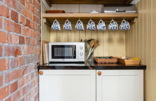Maldon Apartment | OSEA Island: Charismatic Cottage