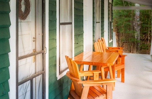 Meacham House | Osgood Cabin with Lake View
