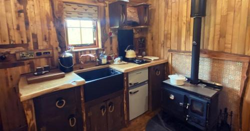 Spilsby Apartment | Oskar's Shepherd's Hut at Snug Hollow