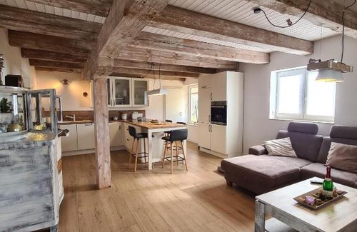 Jakobsdorf House | Ostseenahes Ferienhaus mit 3 Schlafzimmern und großem Naturgarten auf 6000 qm