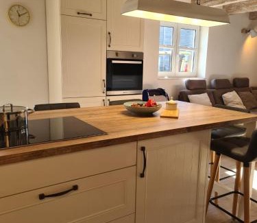 Jakobsdorf House | Ostseenahes Ferienhaus mit 3 Schlafzimmern und großem Naturgarten auf 6000 qm