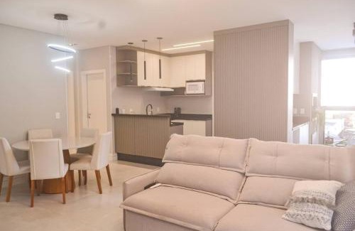 Castelo Branco Apartment | Otimo apto com WiFi a 550m do mar em Itapema SC