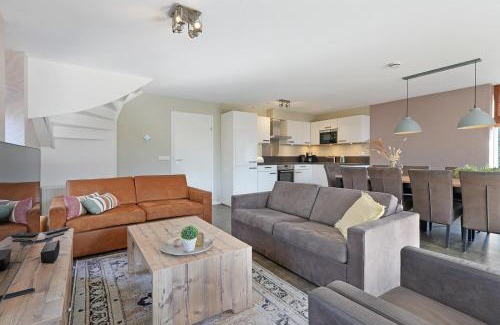 Ouddorp House | Oude Nieuwelandseweg 33A Ouddorp Villa IJsvogel met jacuzzi - NOT FOR COMPANIES