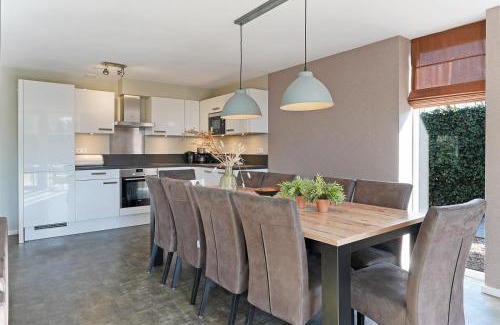 Ouddorp House | Oude Nieuwelandseweg 33A Ouddorp Villa IJsvogel met jacuzzi - NOT FOR COMPANIES