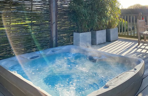 Brundall Cottage | Our premier cottage, with stunning views up and down the River Yare.