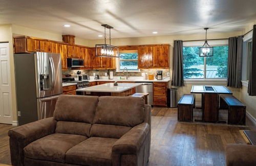 Ouray Hotel | Ouray Riverside Resort - Inn & Cabins