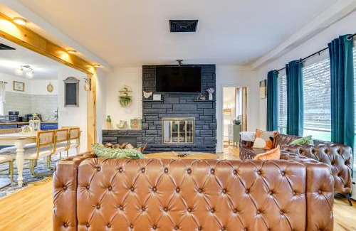 Mountainhome House | Outdoor Oasis Cresco Family Home with Hot Tub