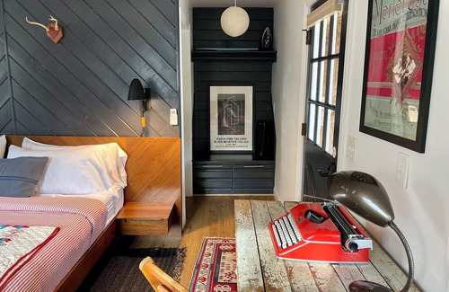 Highlands House | Outpost Inn