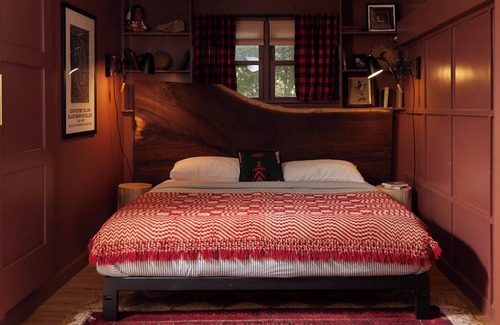 Highlands House | Outpost Inn