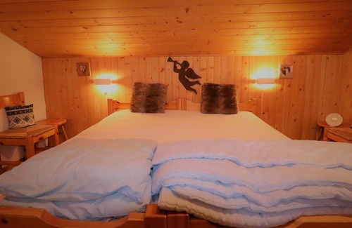 St. Luc Apartment | Outside: Apartment for 10 persons on the 4th floor with elevator, balcony with view, shuttle bus sto