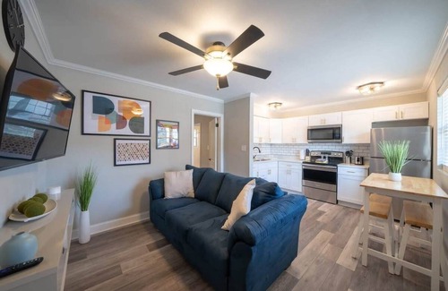 East Ocean View Apartment | OV Mosaic - Rain Suite