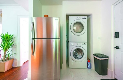 Short North House | Over 4 500 Reviews Prime Location Parking Free