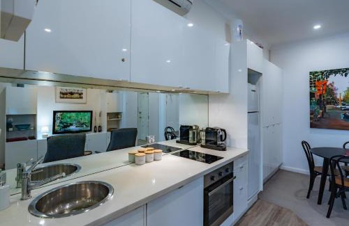 Kings Cross Apartment | Oversized Potts Point Studio