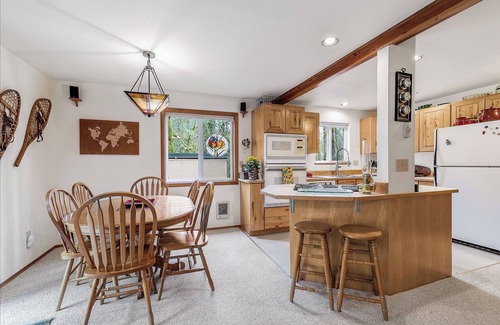 Baring House | Owl Be Back Spacious, peaceful, private riverfront