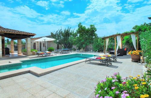 Campanet Villa | Owl Booking Villa Gabelli - Rustic Stay with Great Views