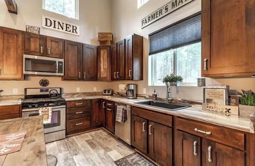 Williams House | Owl's Nest Tall Pines Retreat