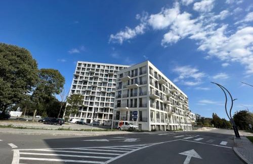 Jupiter Apartment | Oxygen Residence D3