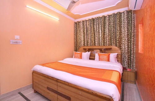 Sector 45 Hotel | OYO 10384 Hotel Rajesh Palace