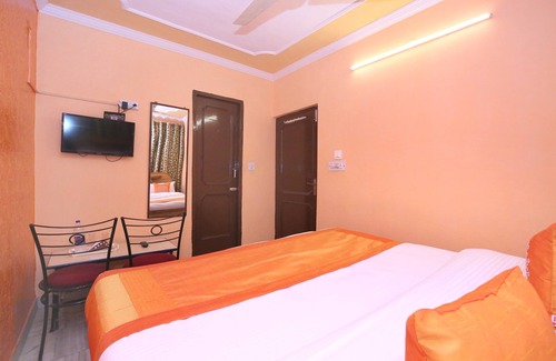 Sector 45 Hotel | OYO 10384 Hotel Rajesh Palace