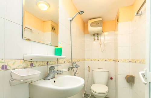 Lang Ha Hotel | OYO 1055 Hong Anh Motel