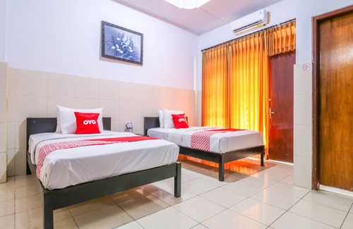 Gatot Subroto Hotel | OYO 1952 Hotel Dewata IndahNearLumintang Park