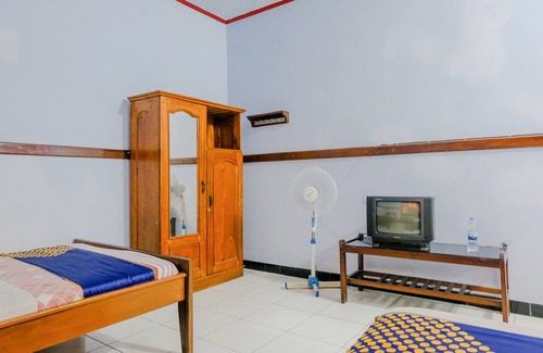 Peterongan Hotel | OYO 1971 Hotel Dewi