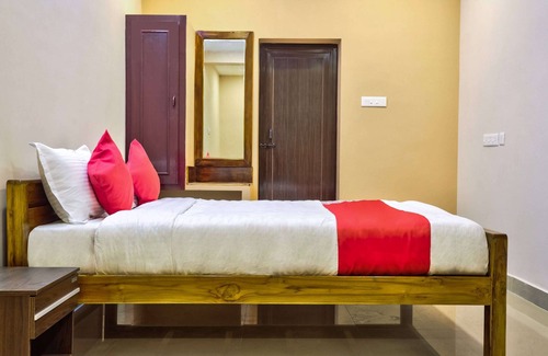 Kalapettai Hotel | OYO 29878 Sri Abirami Inn