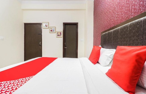 Sector 45 Hotel | OYO 48902 The White Villa