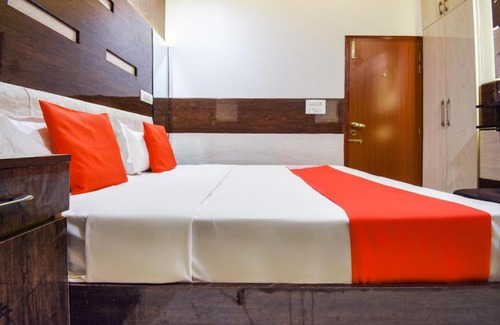 Zirakpur Hotel | OYO 70744 Hotel Atharv